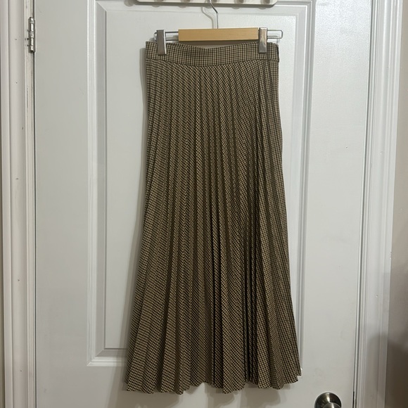 Zara Pleated Midi Skirt - Picture 6 of 11